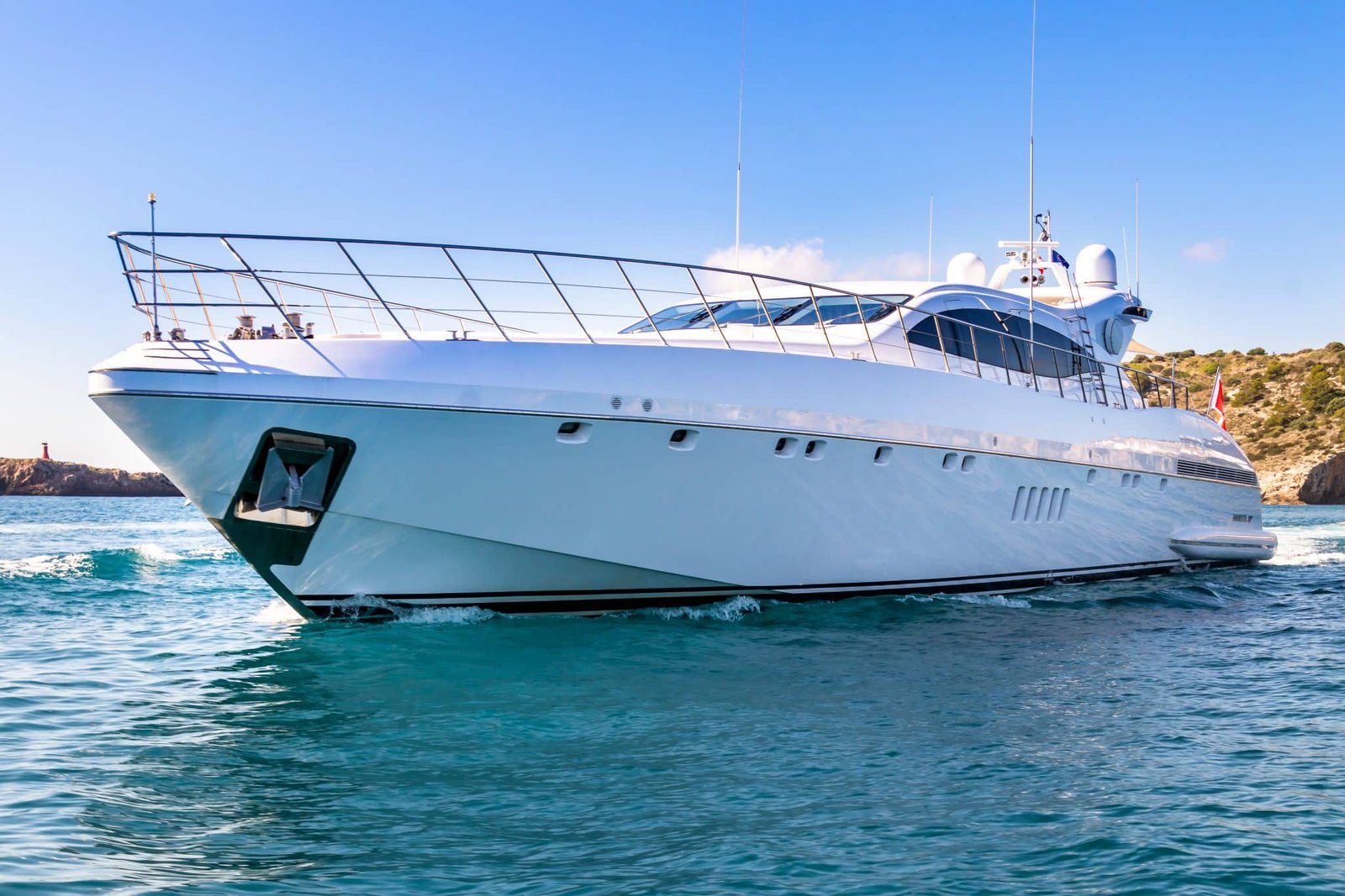 Mangusta 108 Yacht - IbizaBoats