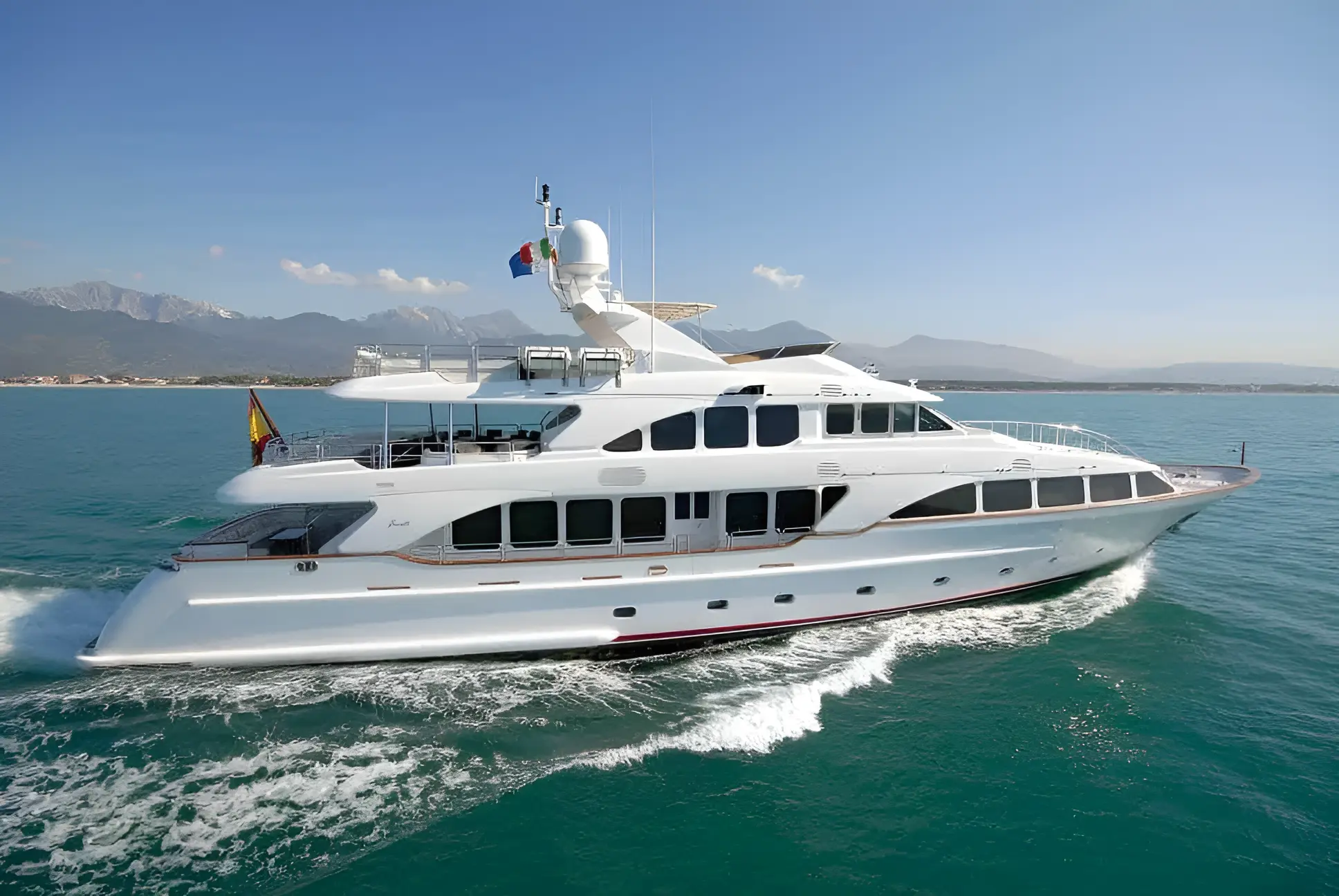 YACHT BENETTI 120 (1)