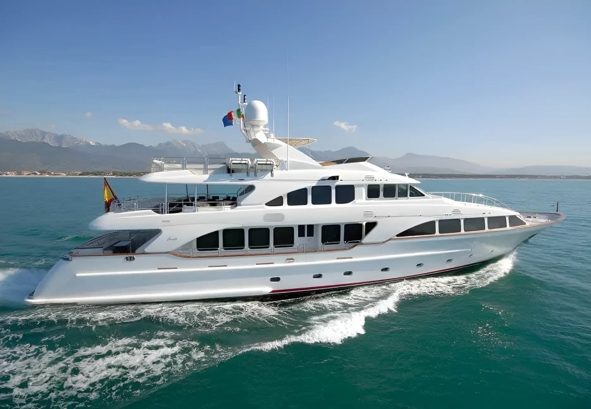 rent luxury yacht ibiza